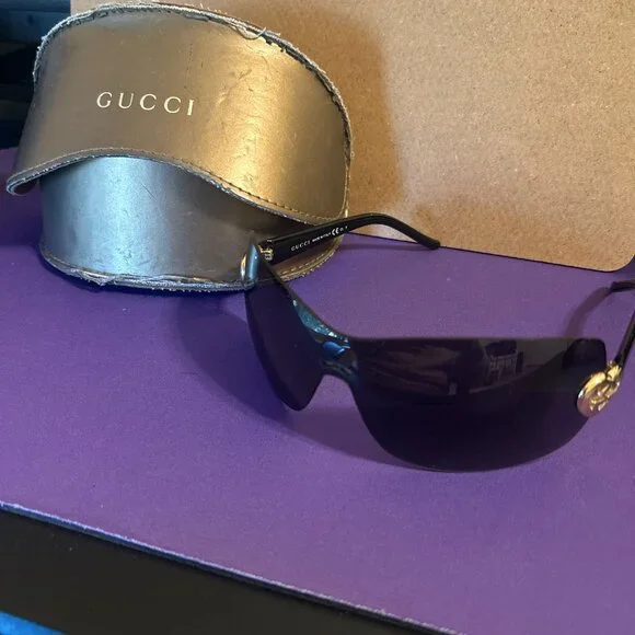 Gucci Women's Sunglasses - Picture 3 of 10